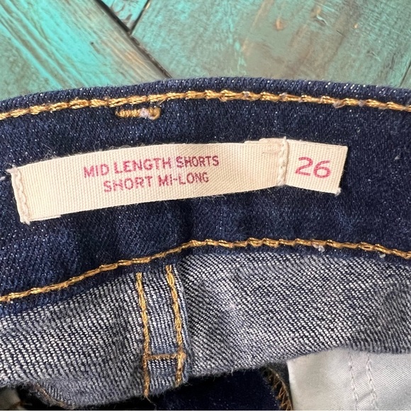 Levi's Mid Length Shorts Dark wash Rolled Cuffs Size 26 - Picture 10 of 12